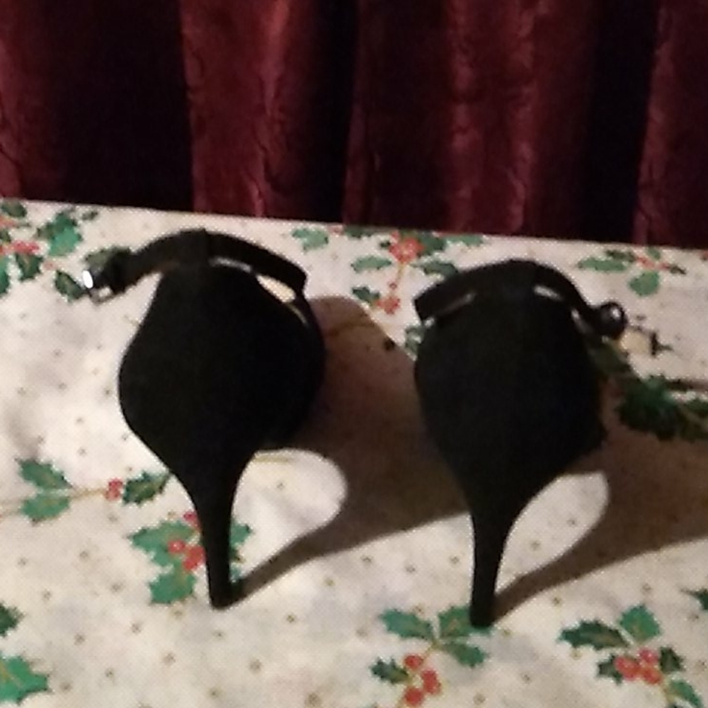 Shoes - Picture 6 of 6